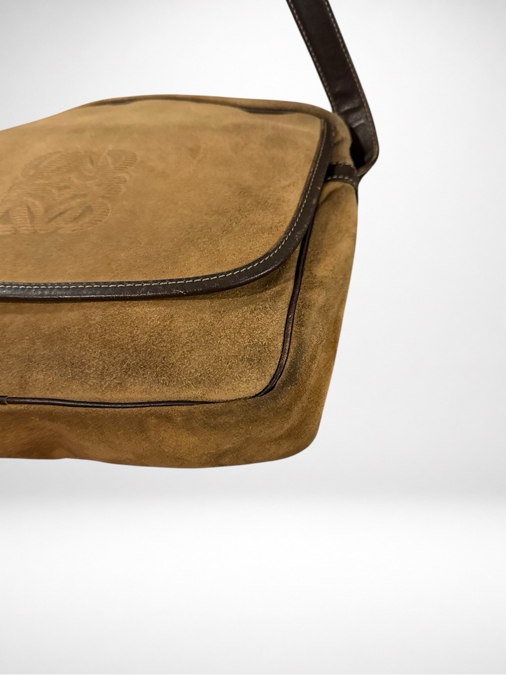SOLD Loewe Suede Leather Crossbody Shoulder Bag Brown Anagram Logo Vintage - Picture 6 of 13